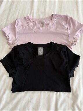 ARITZIA - Duo Sunday Best Black snd Pink Sinch Seamless Crewneck Tee
